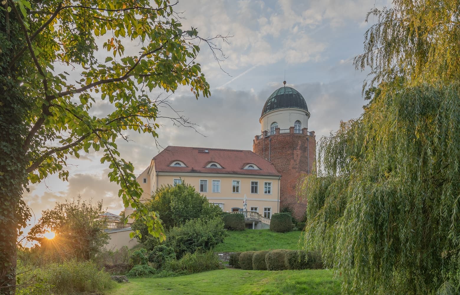 Ausgezeichnetes Burghotel nahe der Elbe