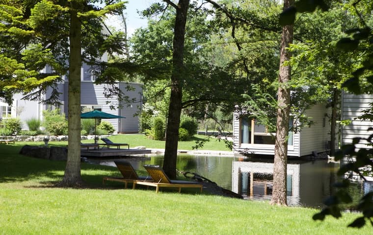 Unique lodges with modern architecture at the Chiemsee