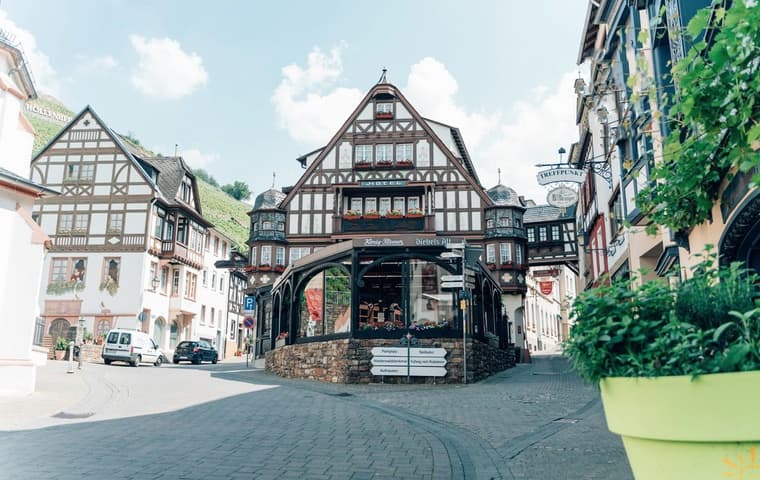 Historisches, familiengeführtes Hotel mit Weingut im Rheingau