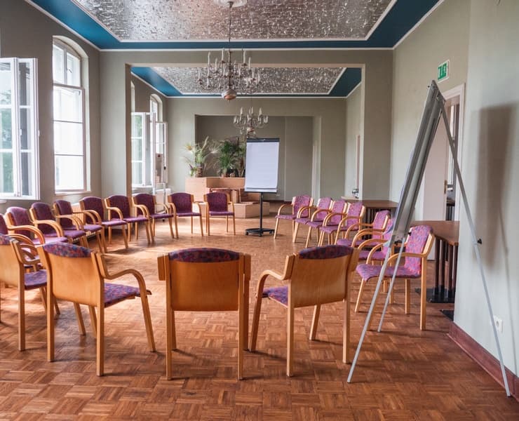 Light-flooded meeting room